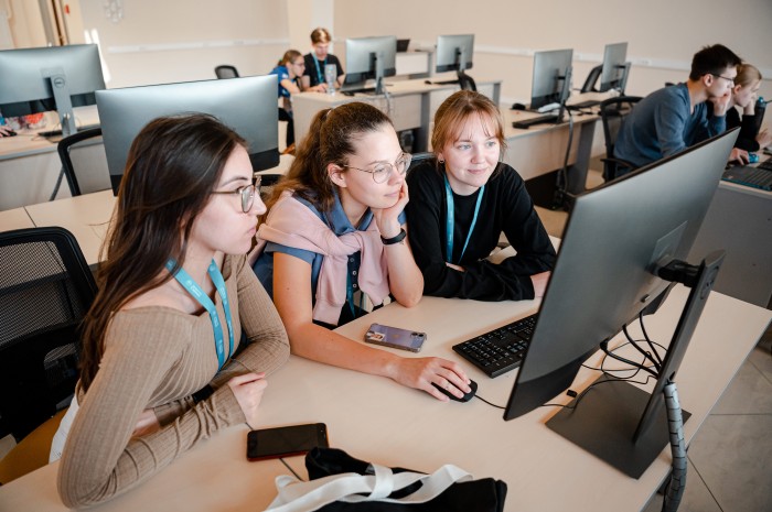 Математическое моделирование в биомедицине и геофизике