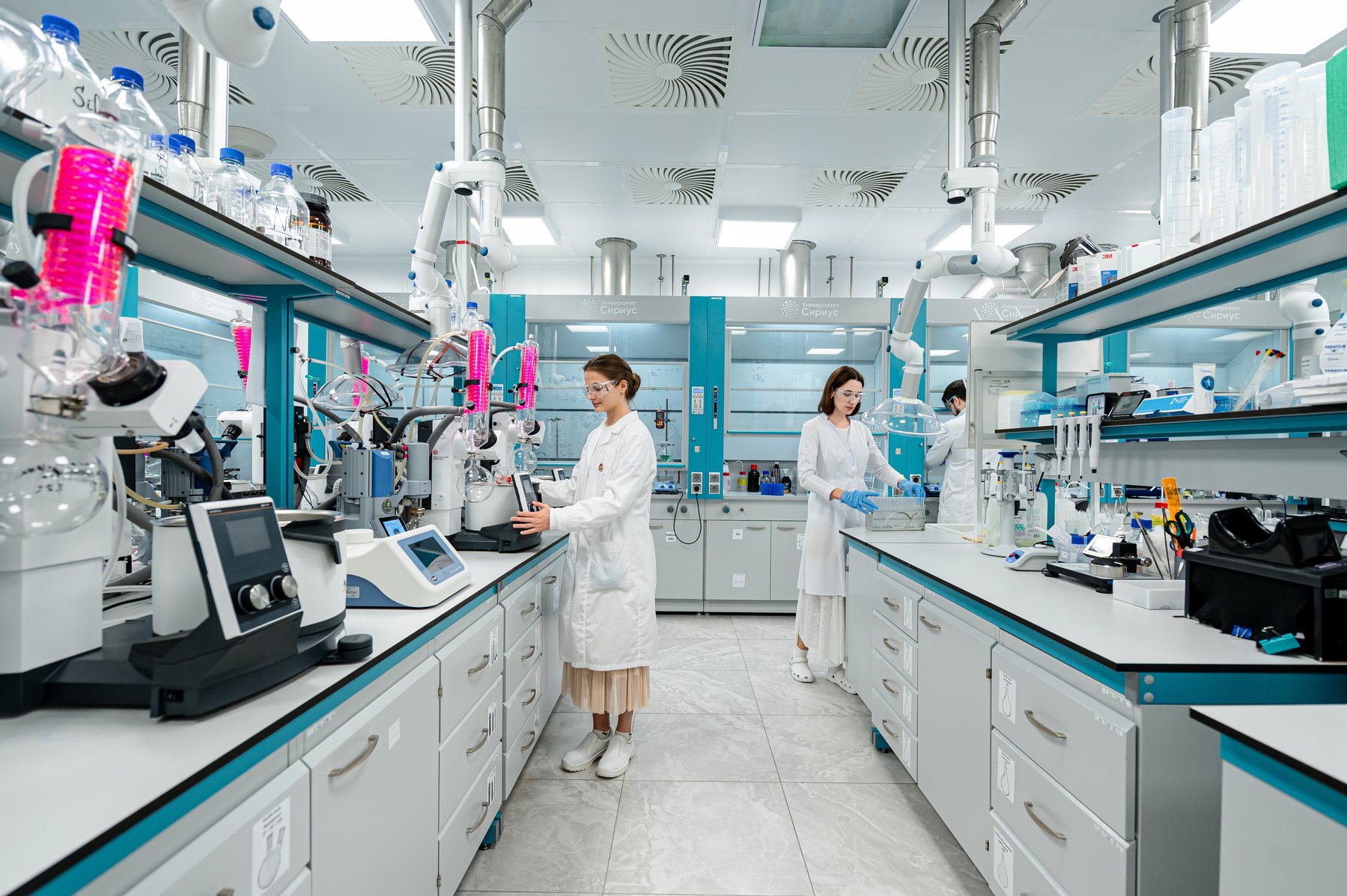 Как устроен крупнейший в России лабораторный комплекс в области наук о жизни