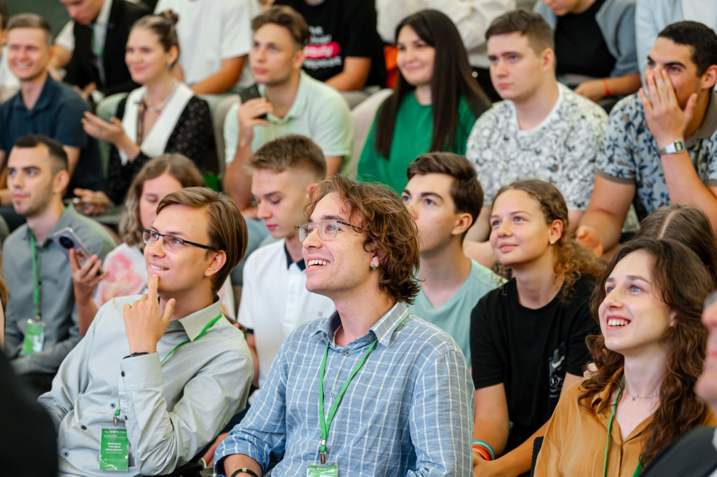 FvB8cfJccGE-2.jpg FvB8cfJccGE-2.jpg