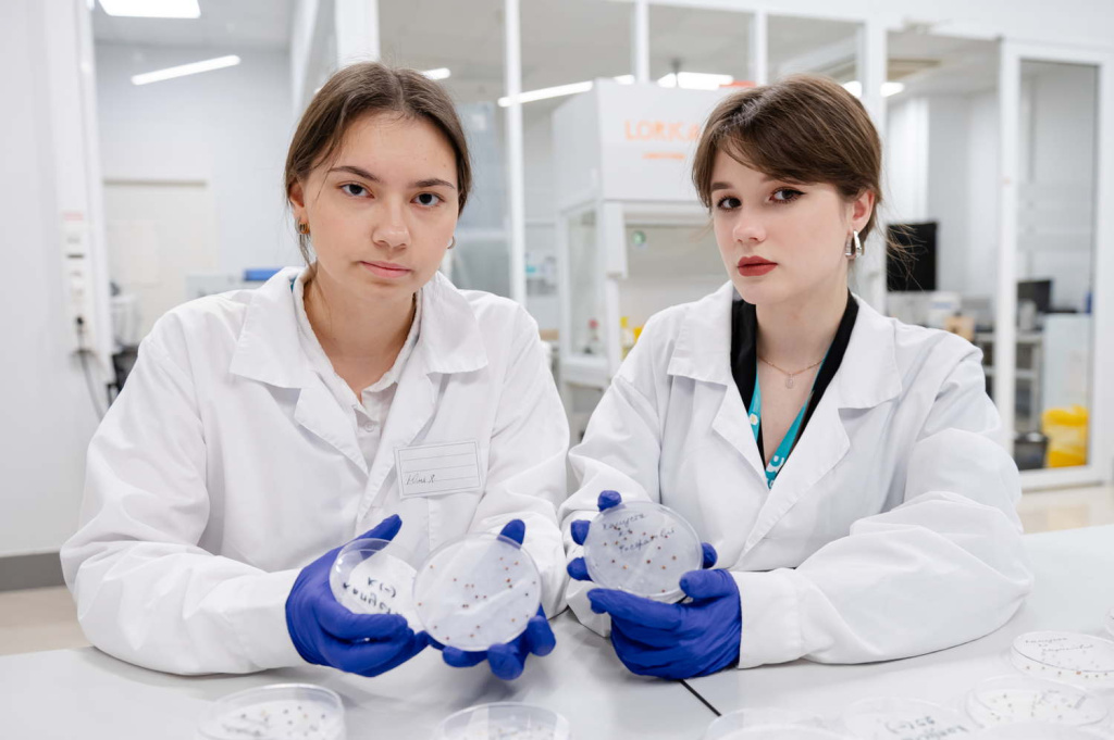 fugc40d5ak8jri2etrjore7r8a0jpy8m.jpg fugc40d5ak8jri2etrjore7r8a0jpy8m.jpg